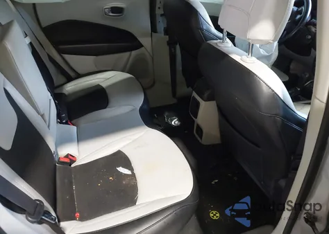 2020 Jeep Compass Latitude Fwd z USA, uszkodzony, nr VIN 3C4NJCBB4LT162367